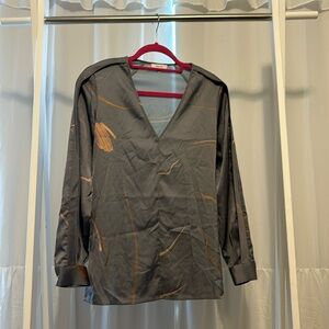 Silk abstract grey blouse (b2)